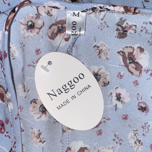 NWT Naggoo Floral V-Neck Wrap Dress Size Medium - Picture 8 of 11